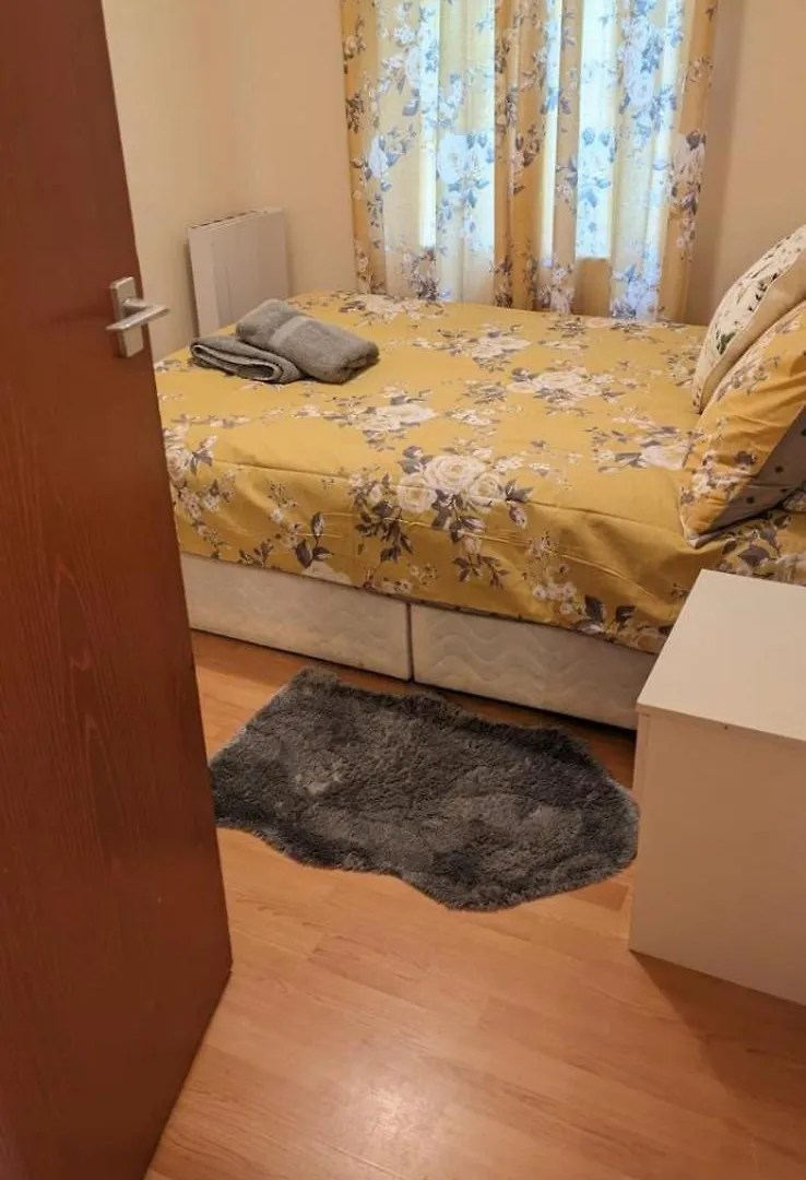 Edinburgh Two Bedrooms Apartment With Free Parking