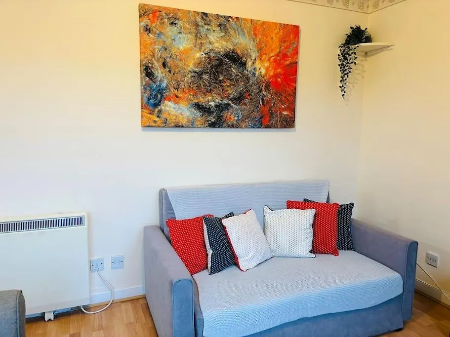 Edinburgh Two Bedrooms Apartment With Free Parking 0*,  Великобритания