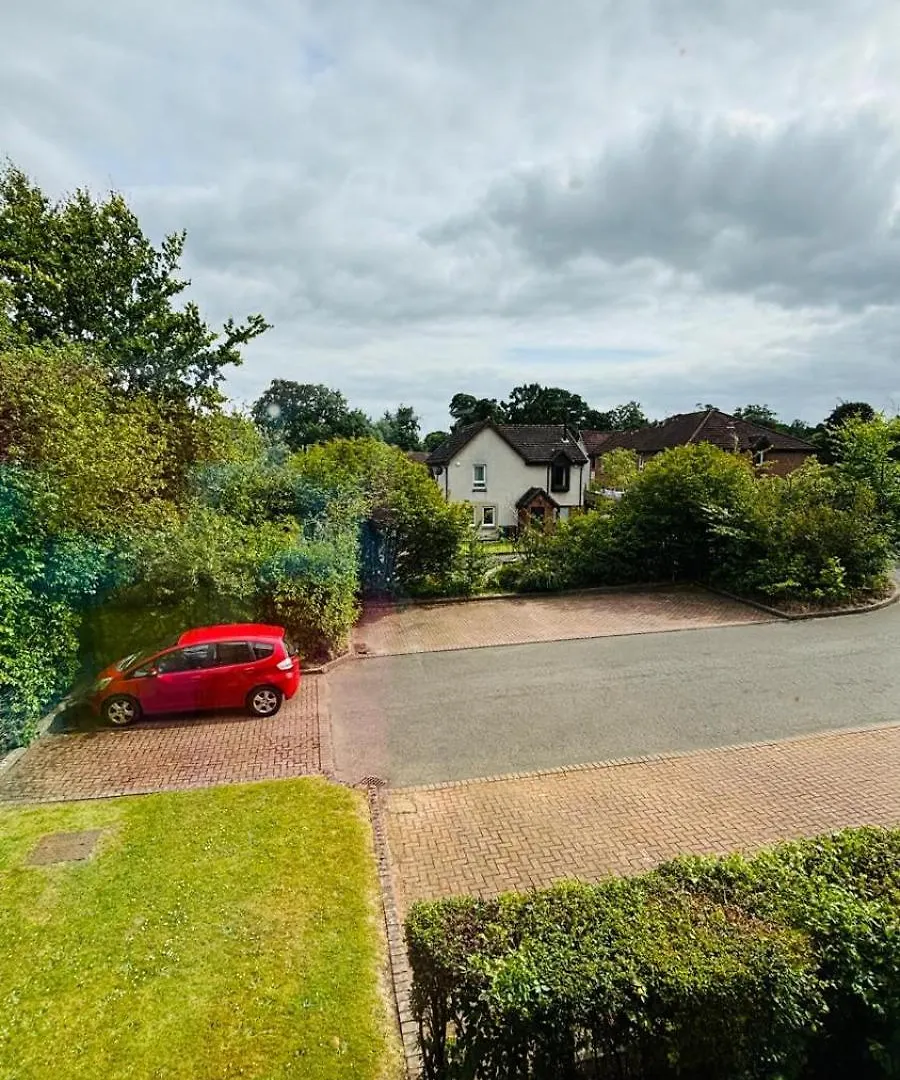 Edinburgh Two Bedrooms Apartment With Free Parking